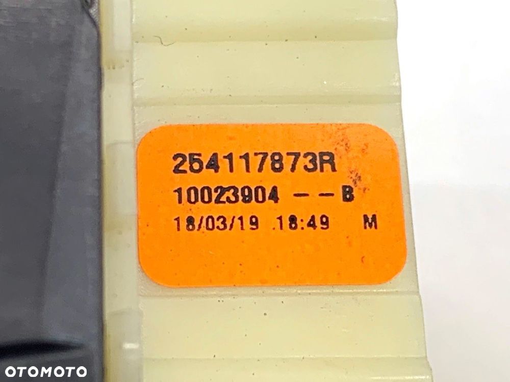 PRZEŁĄCZNIK SZYB  DACIA LOGAN II 2012 - 2022 1.0 SCe 75 54 kW [73 KM] benzyna 2017 - 2022 - 4