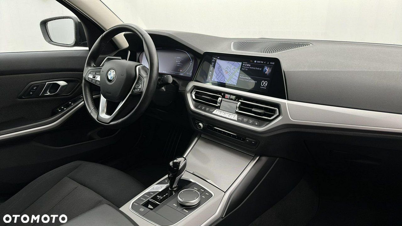 BMW Seria 3 318d - 15