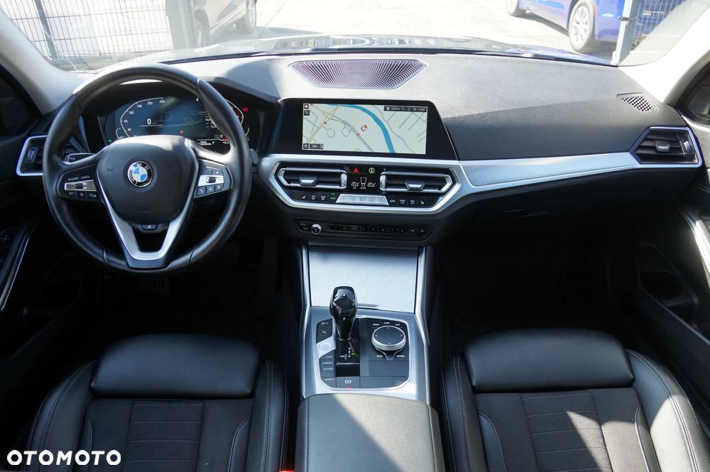 BMW Seria 3 320d xDrive Sport Line - 11