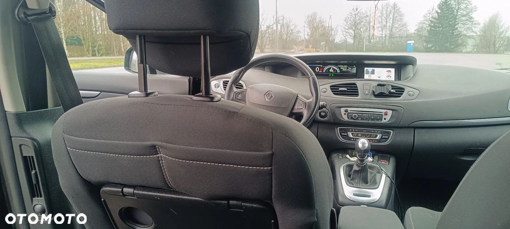 Renault Grand Scenic - 13