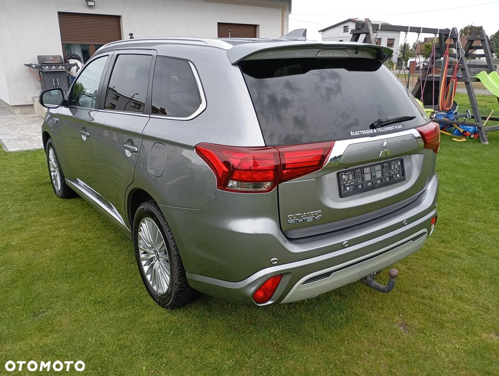 Mitsubishi Outlander - 12