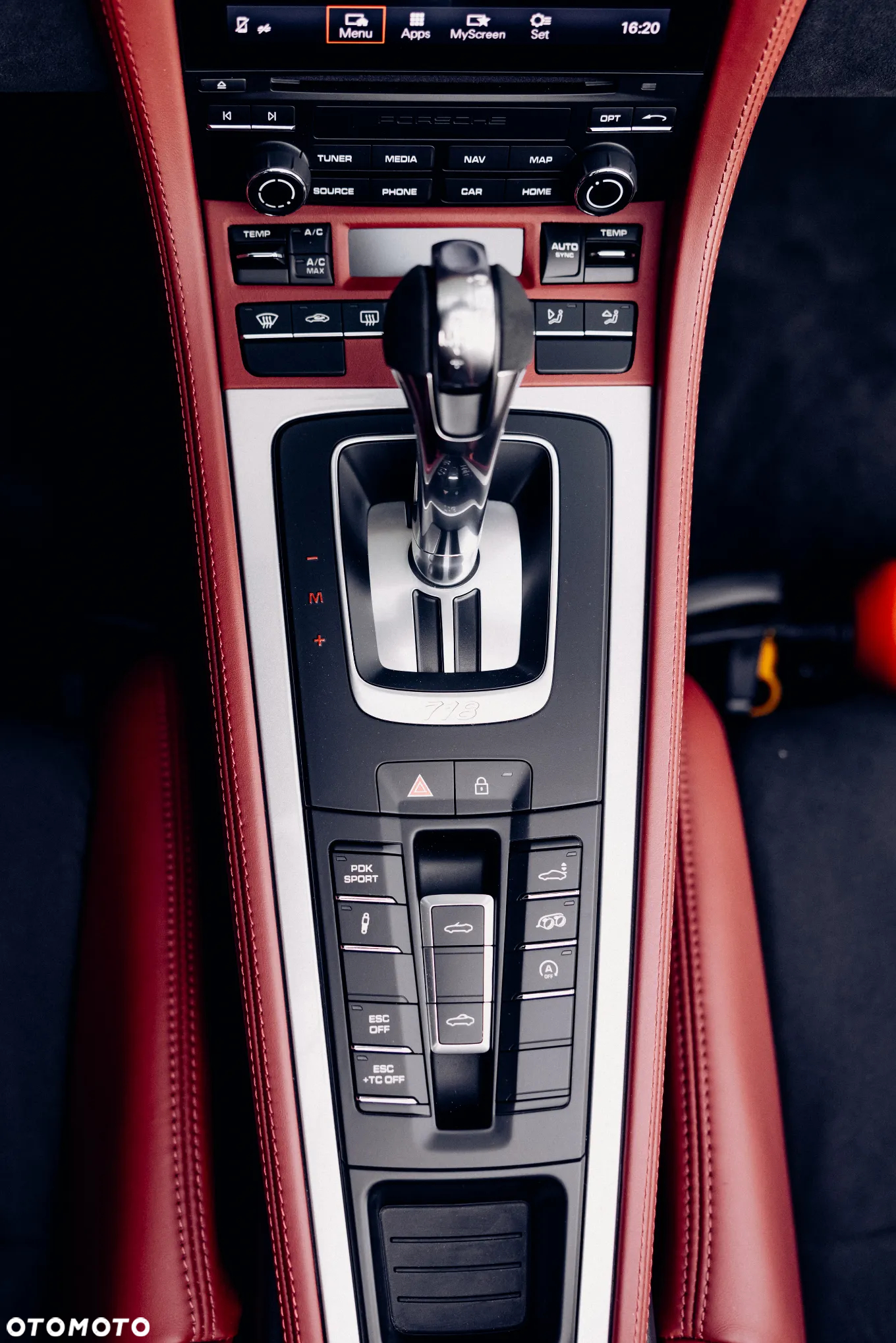 Porsche 718 Spyder - 17