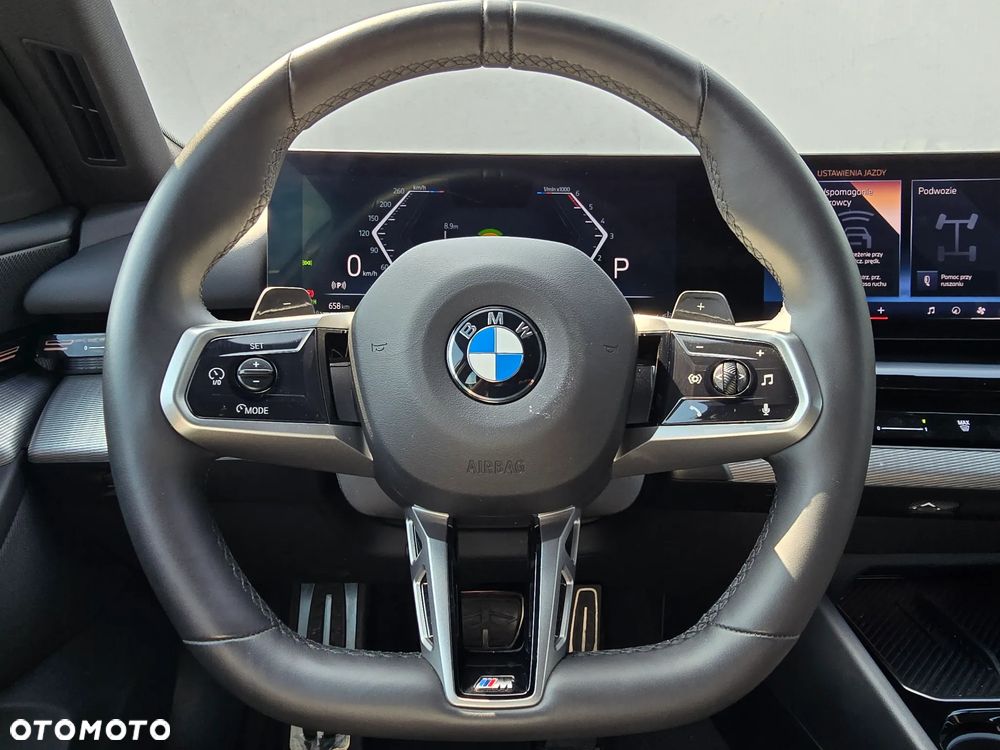 BMW Seria 5 520d xDrive - 12