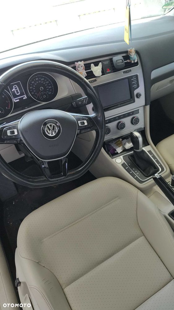 Volkswagen Golf - 5