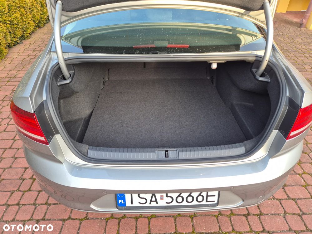 Volkswagen Passat 1.6 TDI BMT Trendline - 9