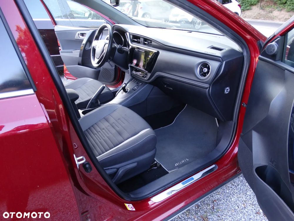 Toyota Auris - 12
