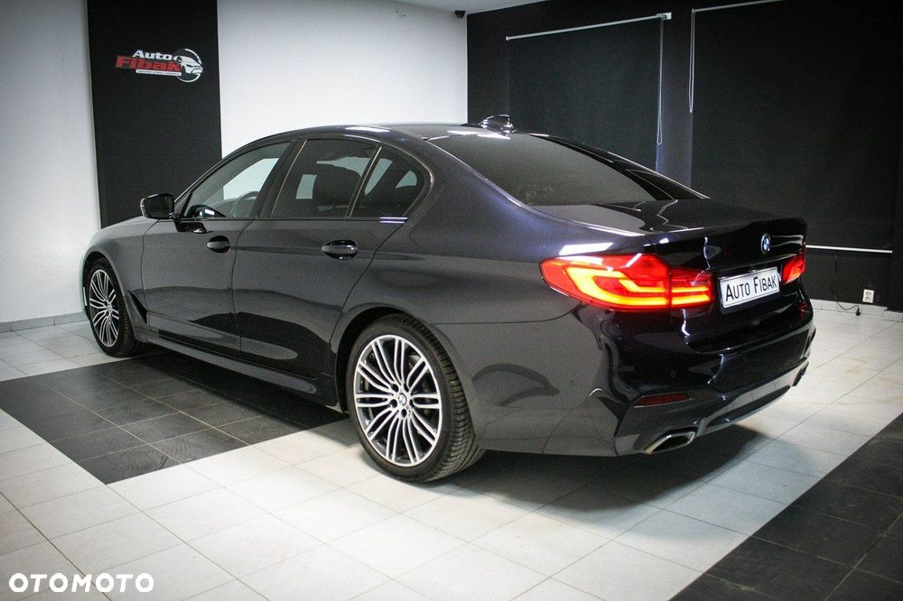 BMW Seria 5 520d M Sport - 10