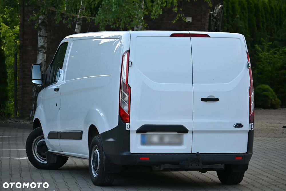 Ford TRANSIT CUSTOM - 11
