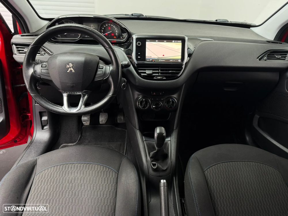 Peugeot 208 1.2 PureTech Signature - 12