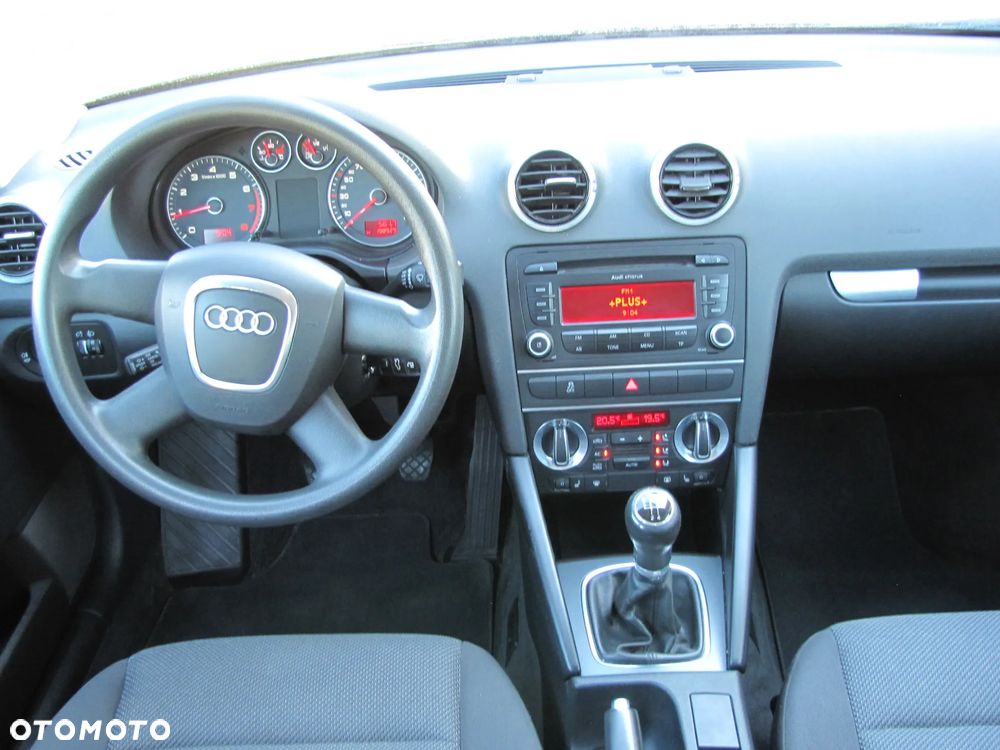 Audi A3 Sportback 1.6 Ambiente - 21