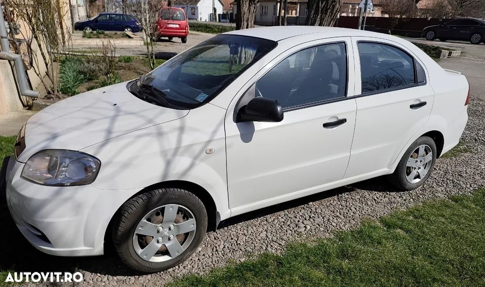 Chevrolet Aveo - 4
