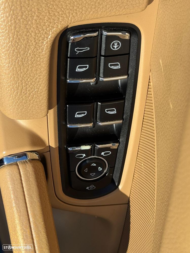 Porsche Cayenne - 10