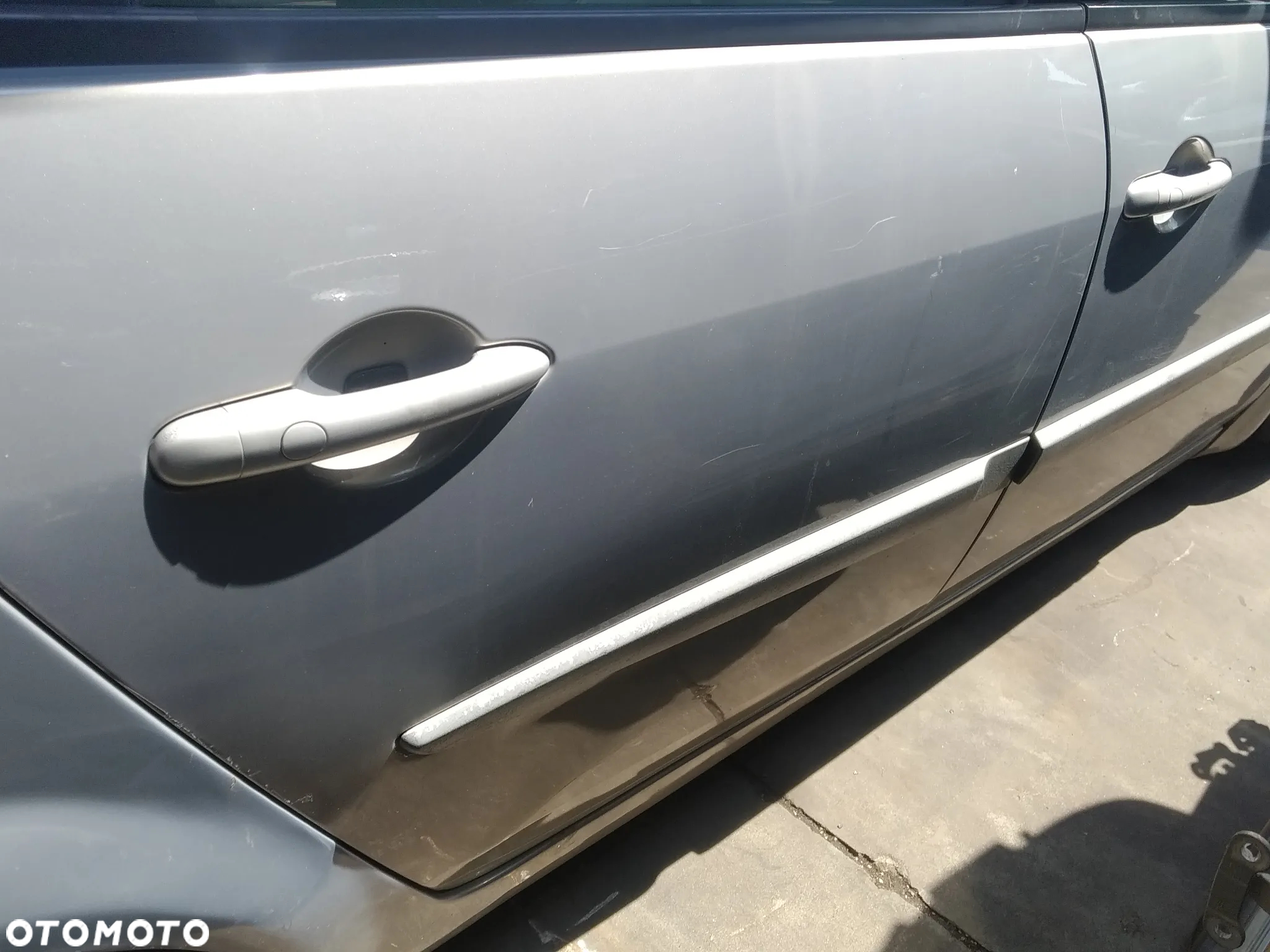 RENAULT SCENIC II 1.9 DCI 03 - 06 - LAMPA TYL PRAWA - 17