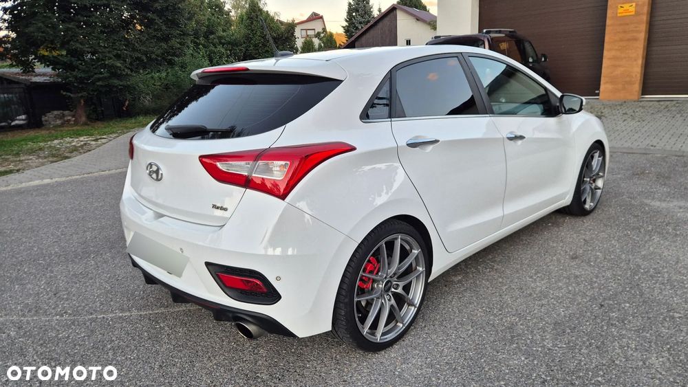 Hyundai i30 1.6 GDI Turbo Luxury - 3