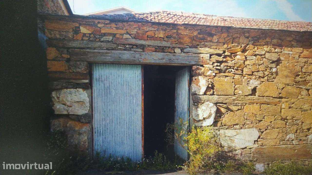 Moradia T5 Isolada em Castelo de Paiva - Grande imagem: 2/8