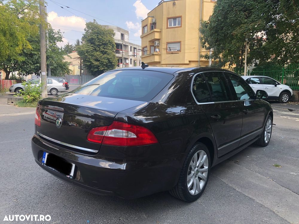 Skoda Superb 2.0 TDI 4X4 Elegance - 7