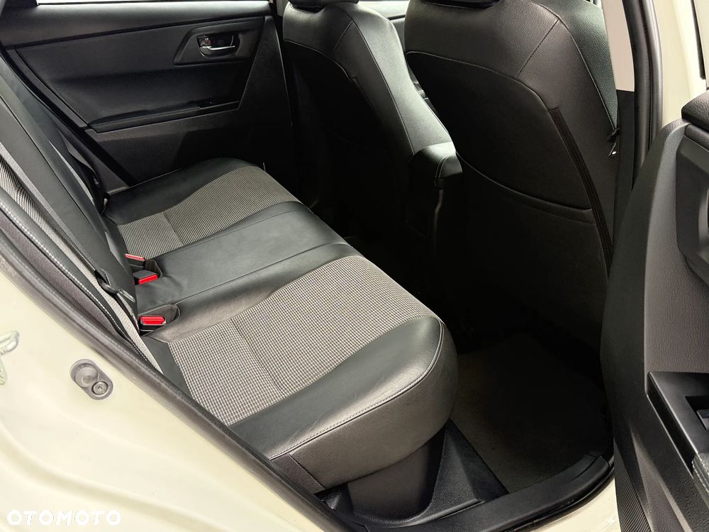 Toyota Auris Hybrid 135 Prestige - 18