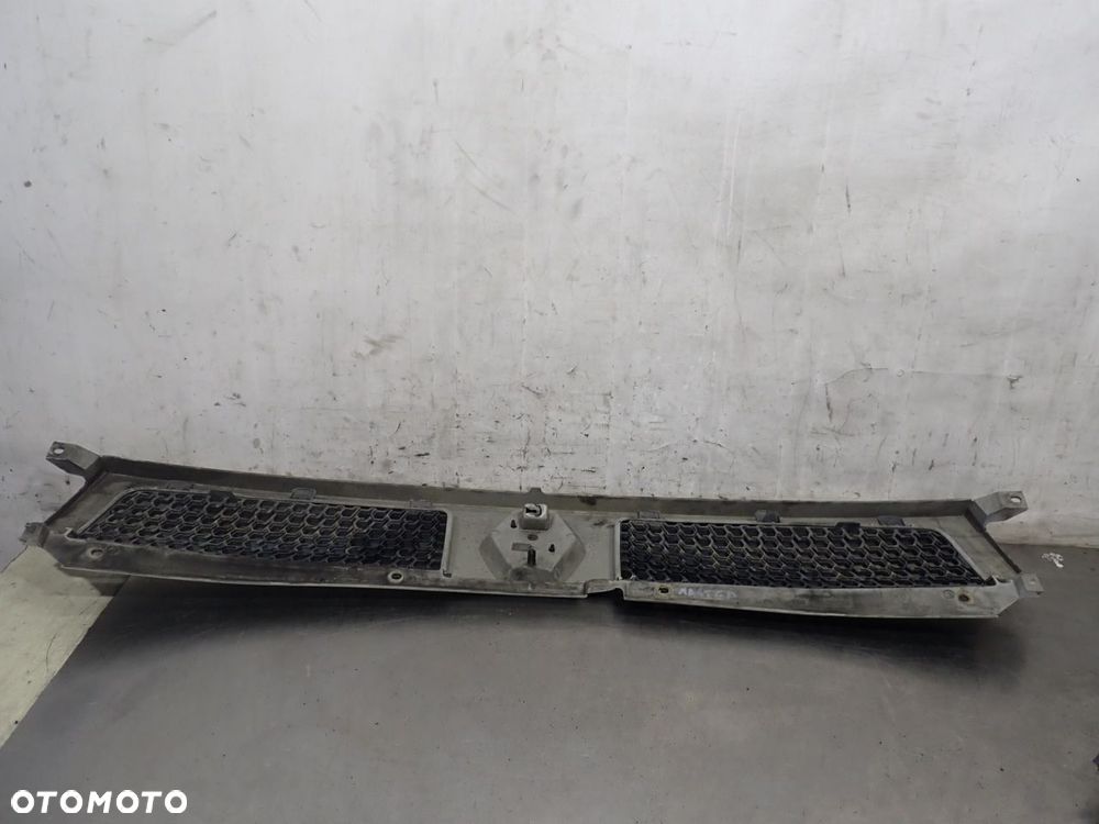 GRILL ATRAPA RENAULT MASTER 2.5 - 6