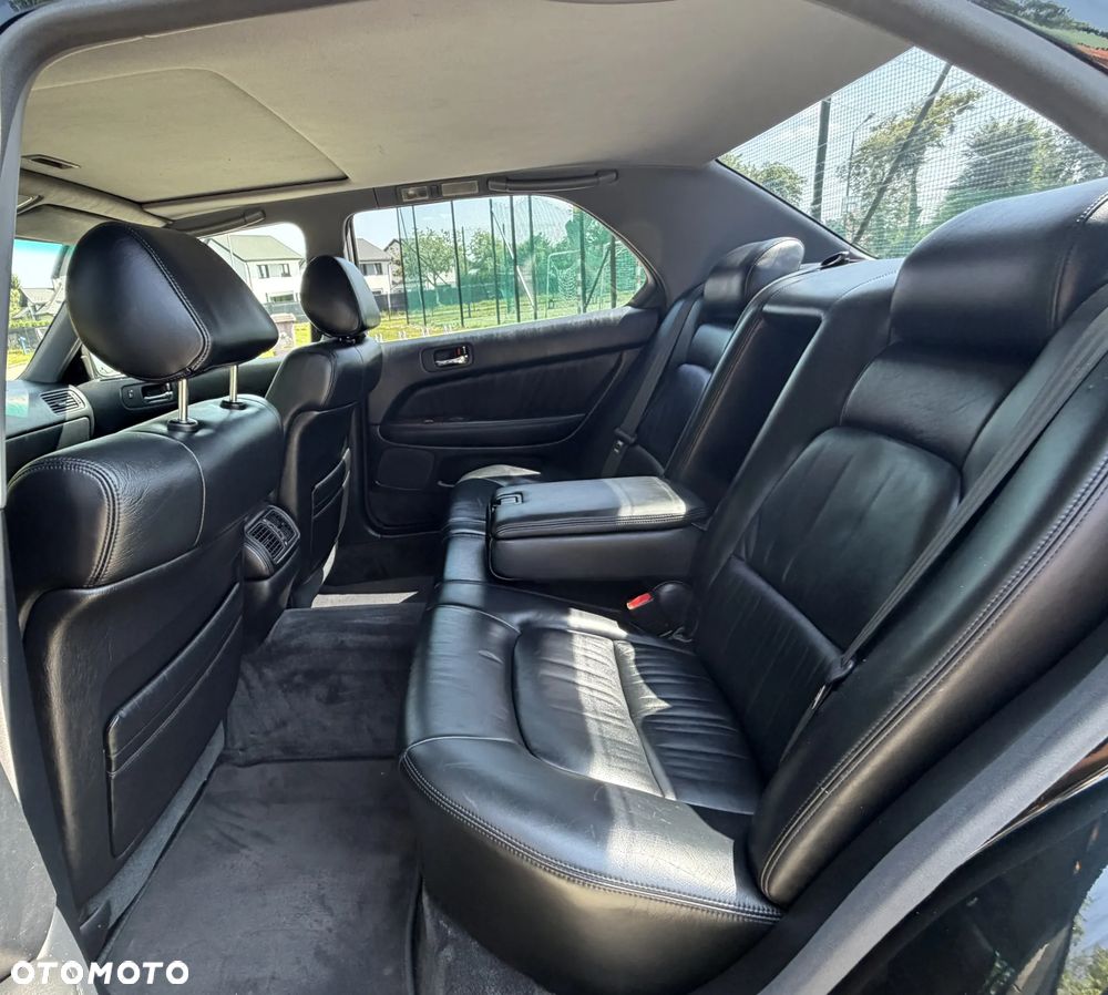 Lexus LS - 14