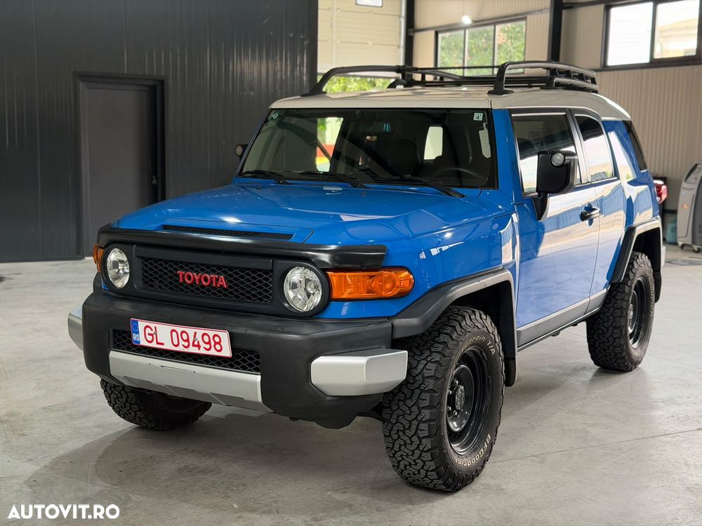 Toyota FJ - 2