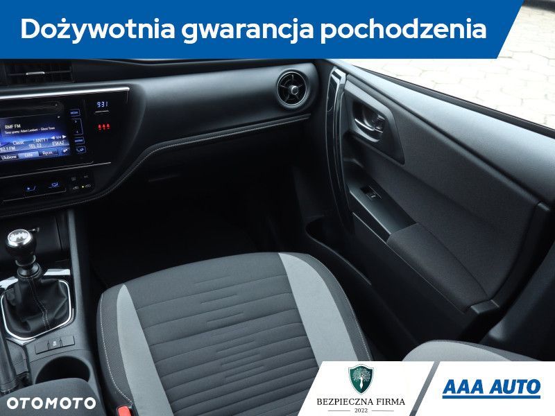 Toyota Auris - 10