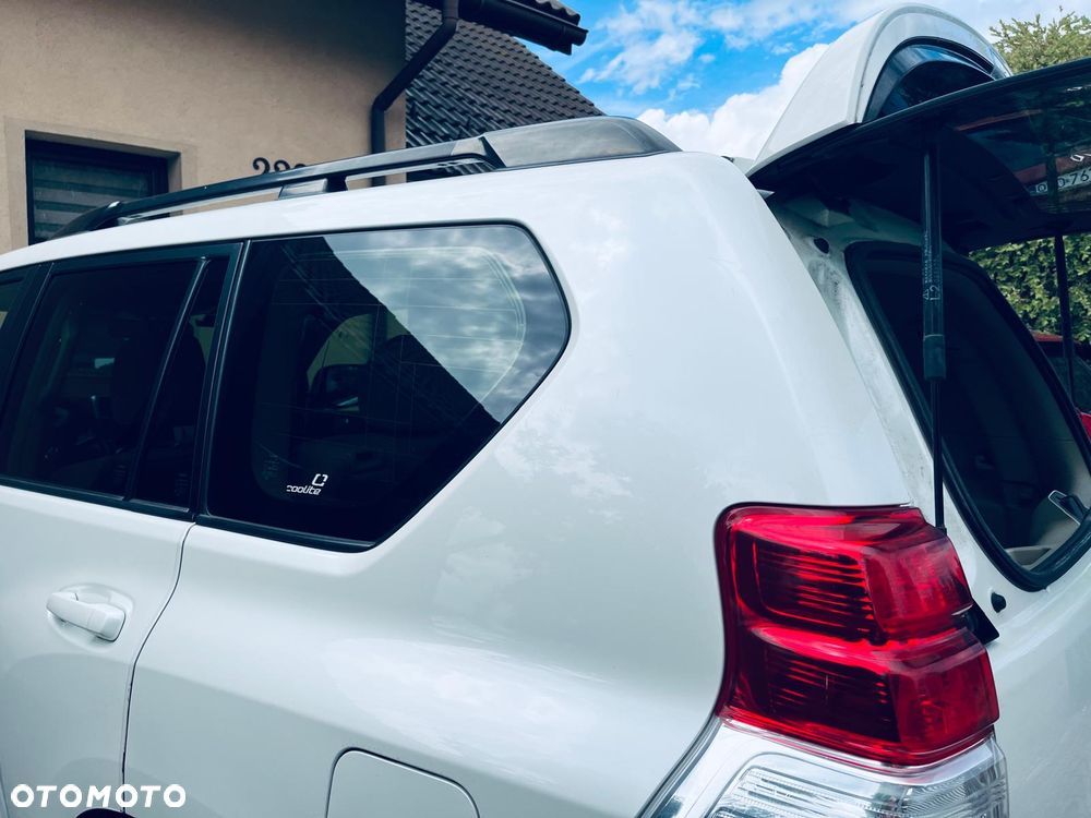 Toyota Land Cruiser - 4
