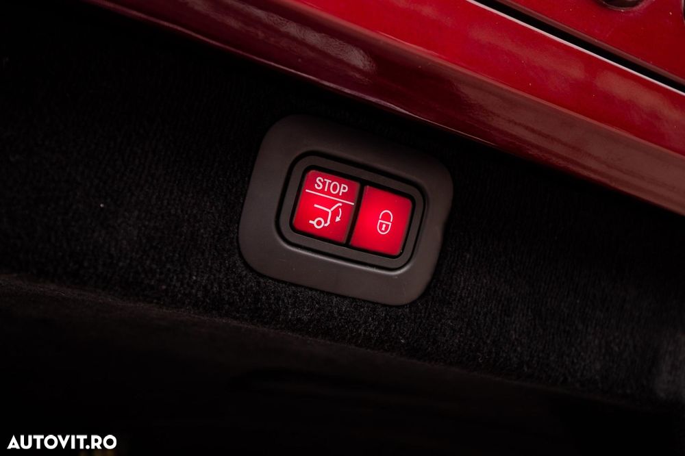 Aston Martin DBX - 41