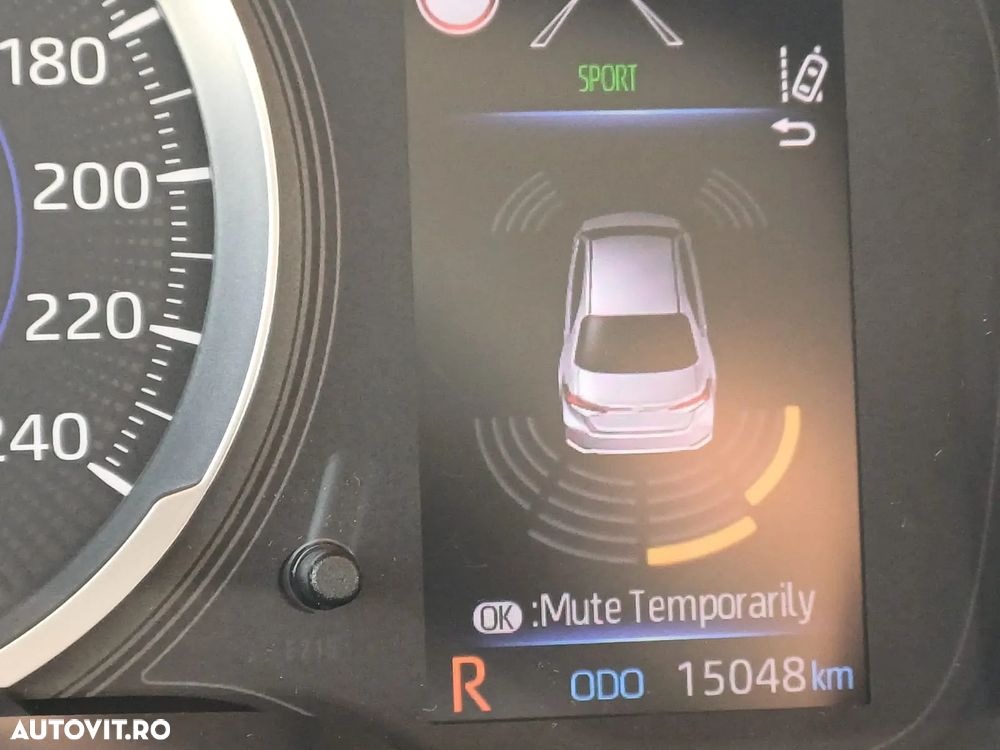 Toyota Corolla Sedan 1.8 HSD Business - 18