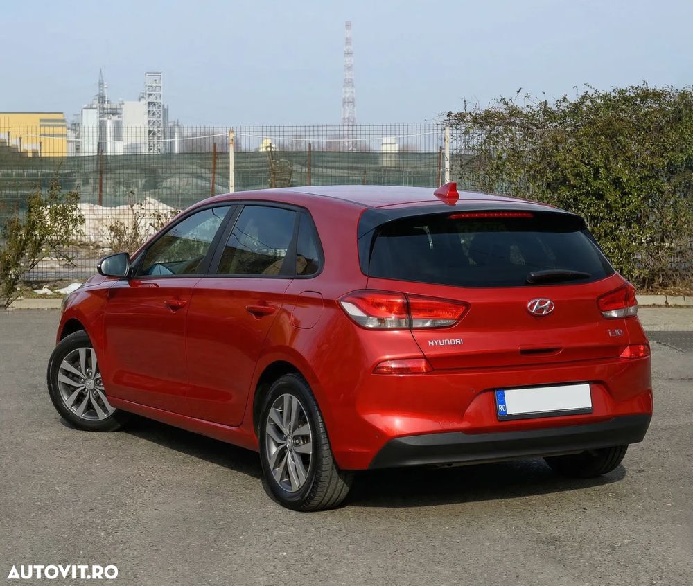 Hyundai i30 1.4 100CP 5DR M/T Highway+ - 2