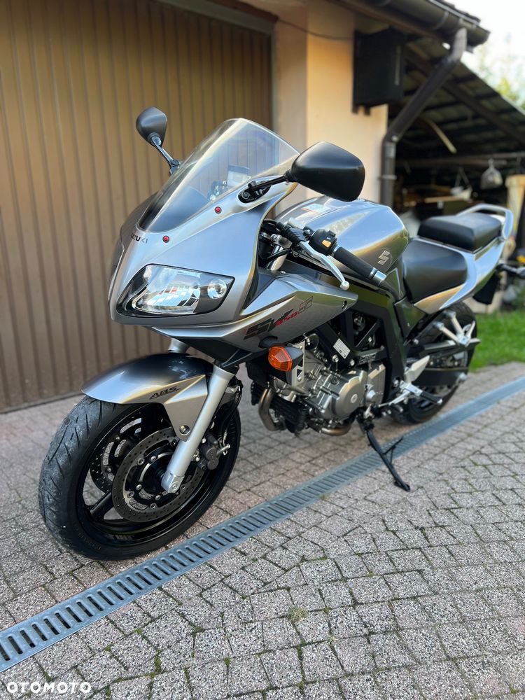 Suzuki SV - 4