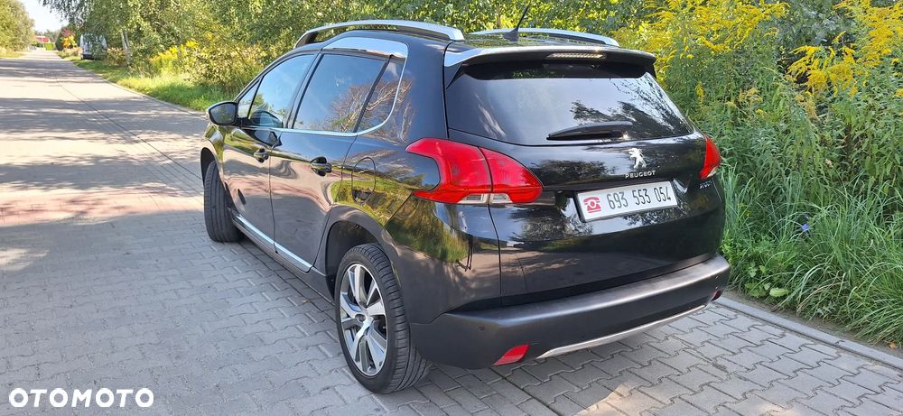 Peugeot 2008 1.2 Pure Tech Allure S&S - 4
