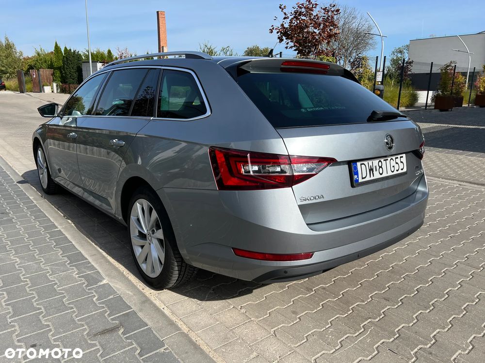 Skoda Superb 2.0 TDI Style DSG - 6