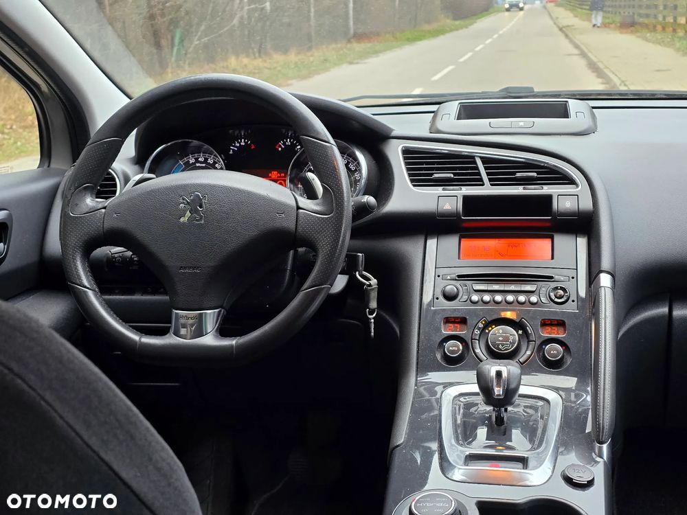 Peugeot 3008 Hybrid4 - 26