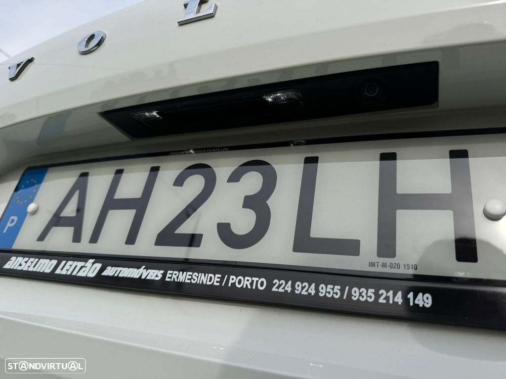 Volvo XC 60 2.0 T6 PHEV R-Design AWD - 14