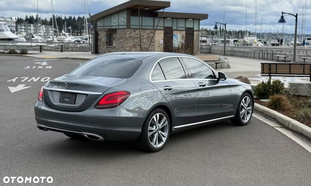 Mercedes-Benz Klasa C 300 9G-TRONIC Edition - 5