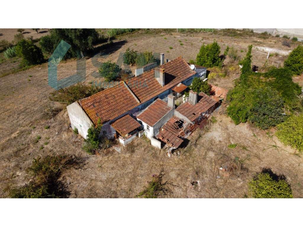 Moradia Térrea para Restauro | Terreno de malha urbana com 9.004 m² - Grande imagem: 4/50