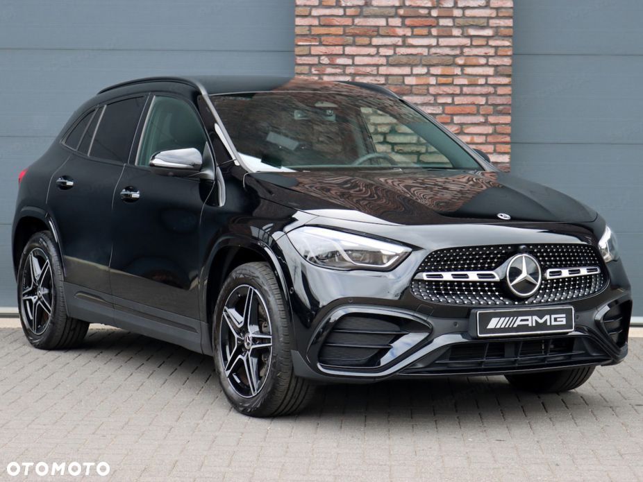 Mercedes-Benz GLA 200 AMG Line - 2