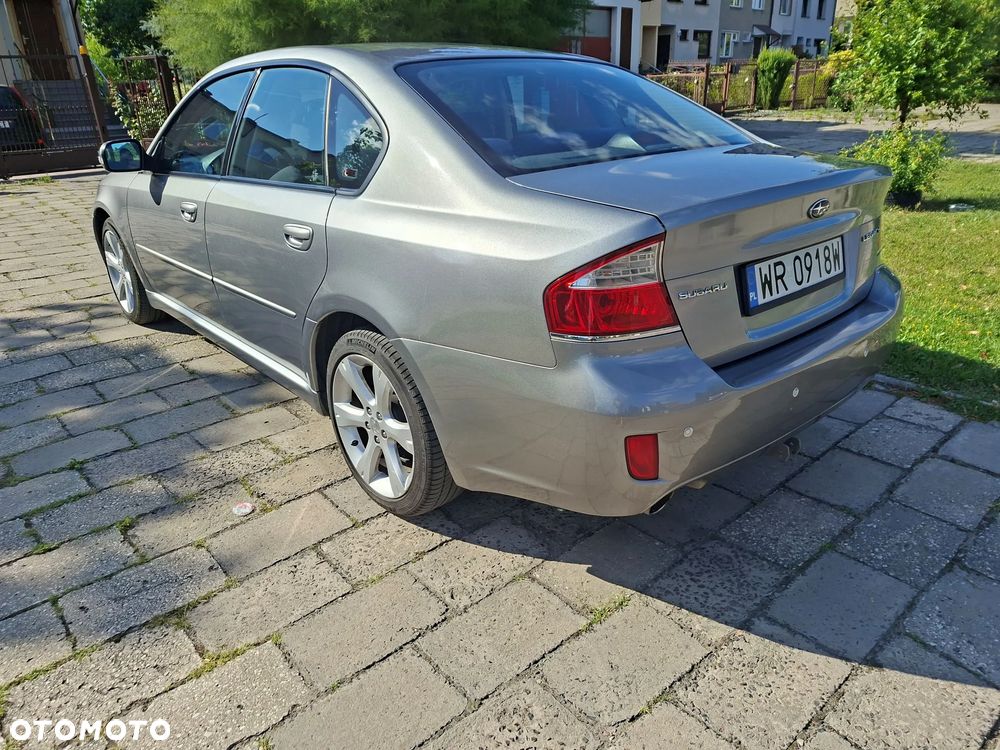 Subaru Legacy 2.0R Trend - 4