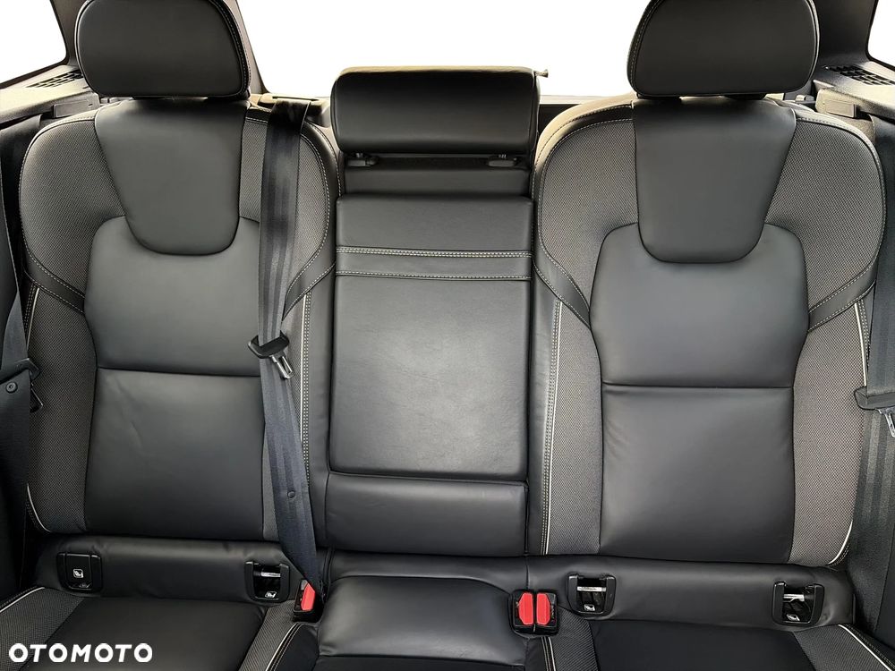 Volvo XC 60 B5 D AWD R-Design - 13