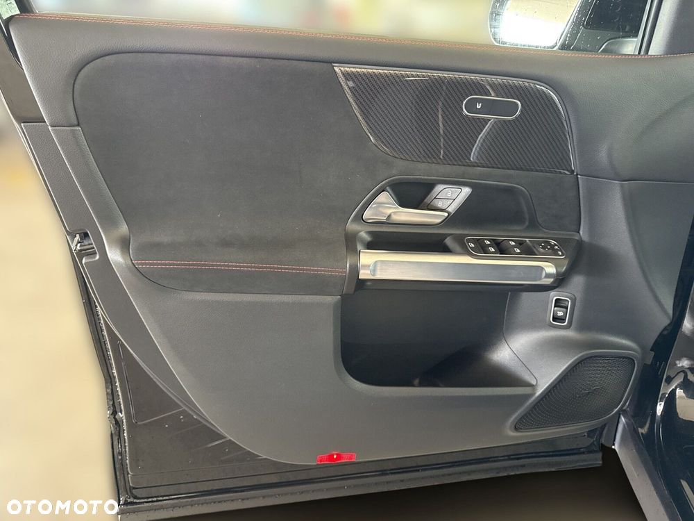 Mercedes-Benz GLB - 17