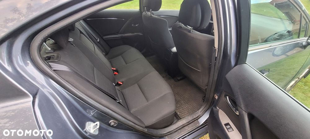 Toyota Avensis - 7