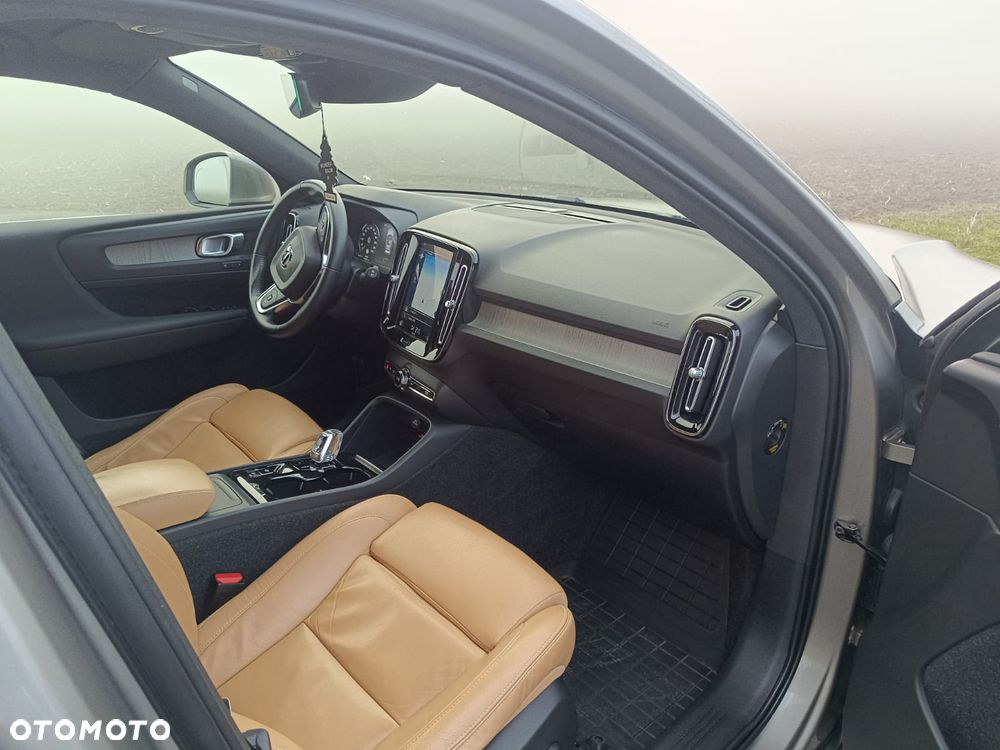 Volvo XC 40 D4 SCR AWD Inscription - 10