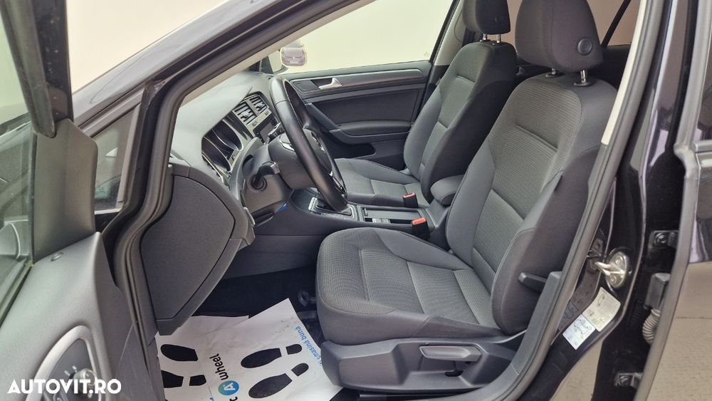 Volkswagen Golf - 12