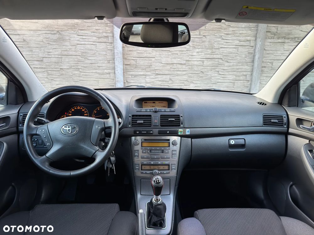 Toyota Avensis 2.0 VVT-i Sol - 21