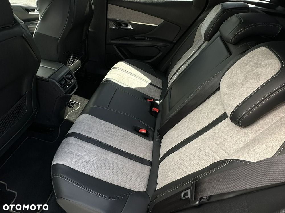 Peugeot 3008 1.6 PureTech Hybrid4 PHEV GT Pack S&S EAT8 - 17
