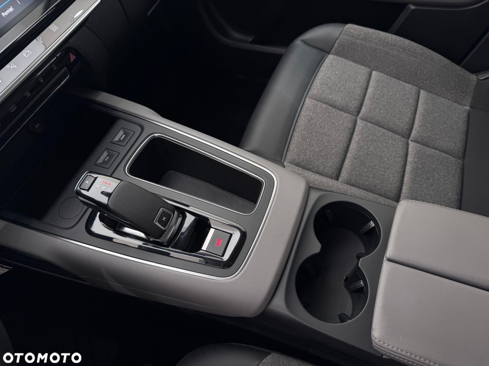 Citroën C5 Aircross 1.2 PureTech Live EAT8 - 26