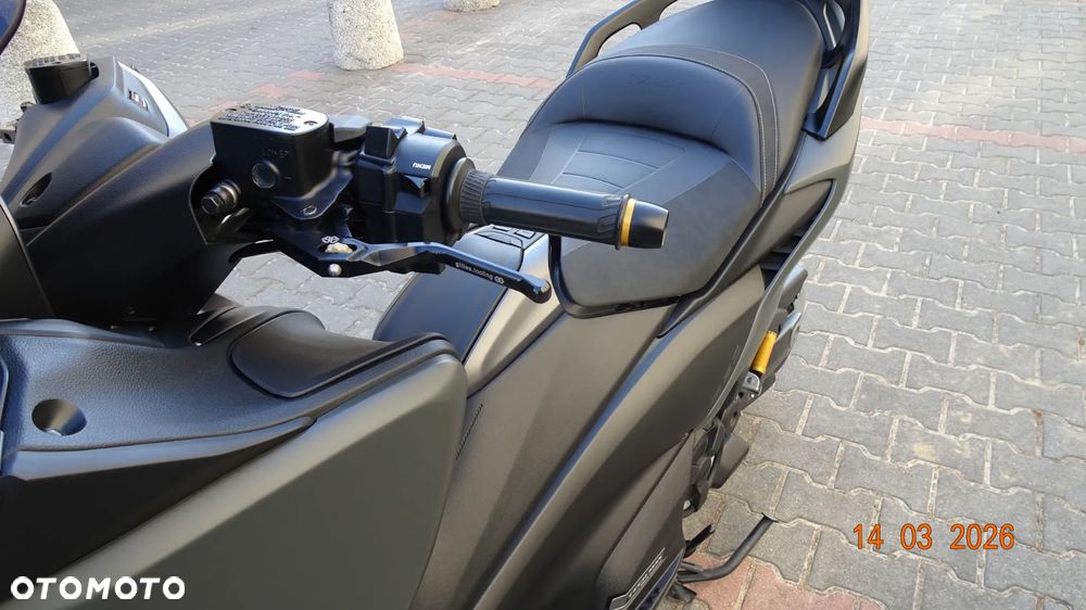 Yamaha Tmax - 17