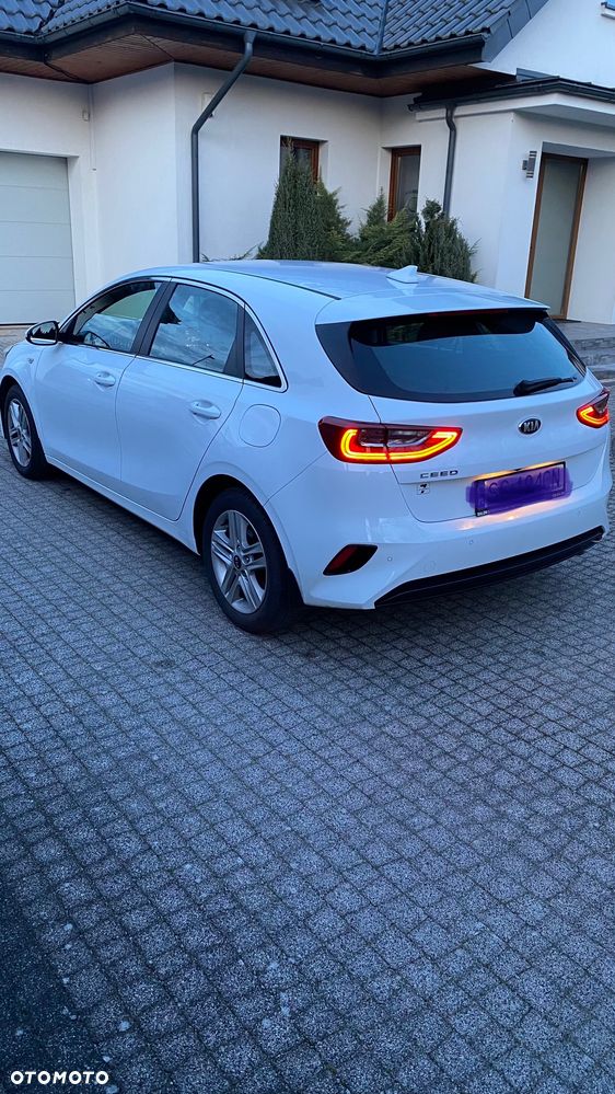 Kia Ceed - 10