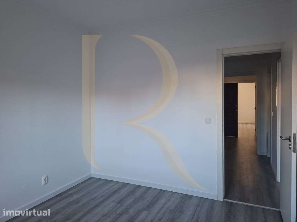 Apartamento T3 em rés -do-chão na Quinta do Conde - Grande imagem: 4/16