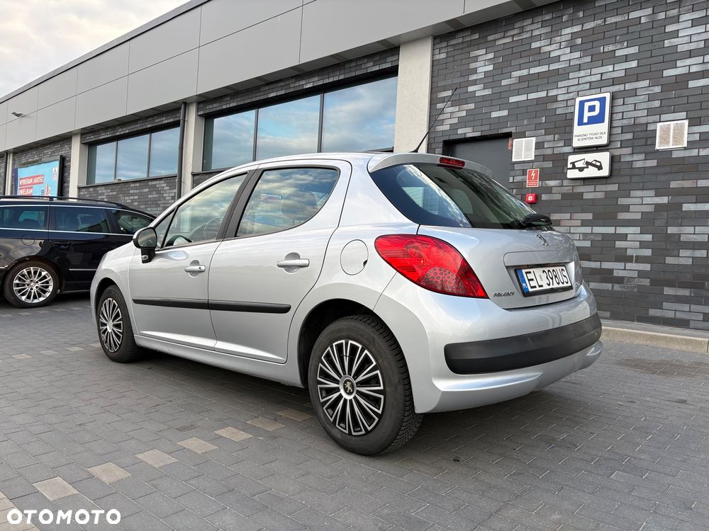Peugeot 207 1.4 16V Trendy - 6